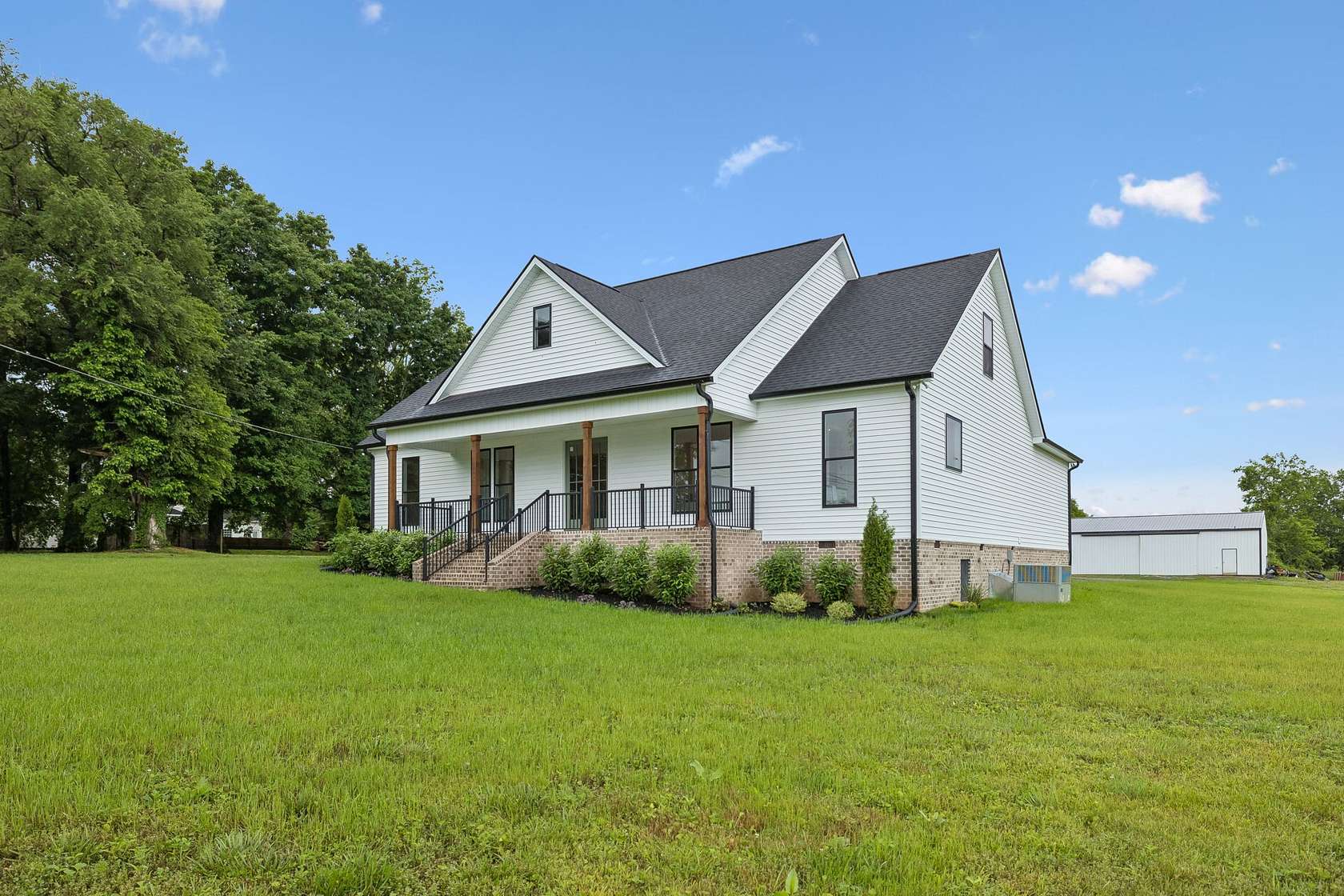 2.39 Acres of Land with Home for Sale in Castalian Springs, Tennessee