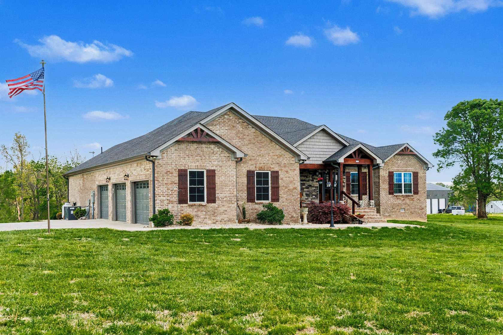 11.1 Acres of Land with Home for Sale in Westmoreland, Tennessee