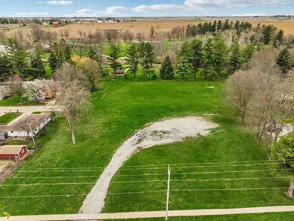 2.2 Acres of Residential Land for Sale in Springdale Township, Iowa