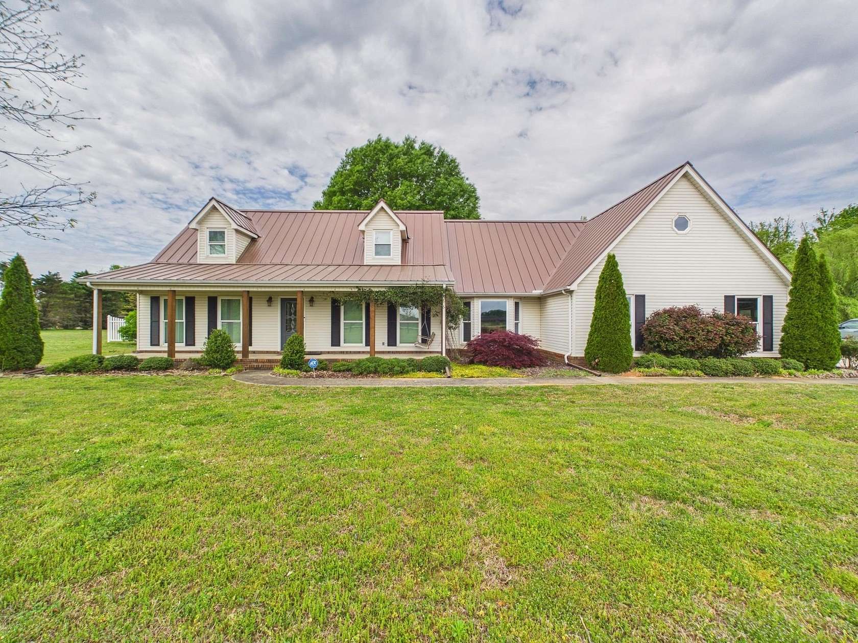 2.48 Acres of Land with Home for Sale in Cherokee, Alabama