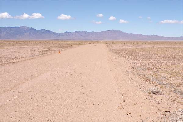 1 Acre of Residential Land for Sale in Kingman, Arizona