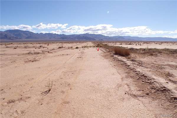 1 Acre of Residential Land for Sale in Kingman, Arizona
