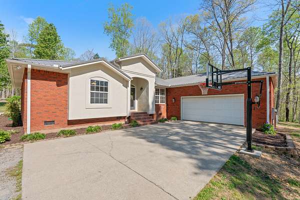 10 Acres of Land with Home for Sale in Lyles, Tennessee