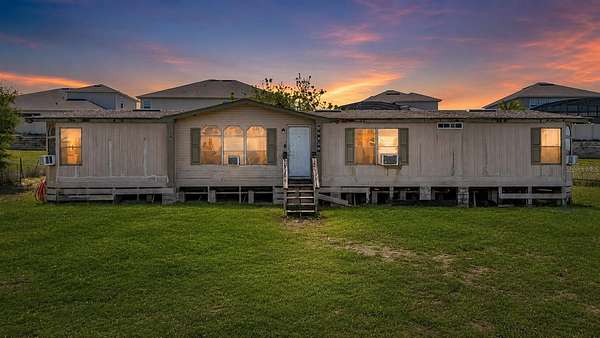 5 Acres of Land with Home for Sale in Minneola, Florida