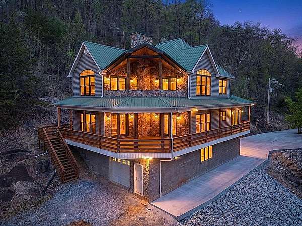 33.1 Acres of Recreational Land with Home for Sale in Abingdon, Virginia