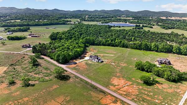 15 Acres of Recreational Land with Home for Sale in Christiana, Tennessee