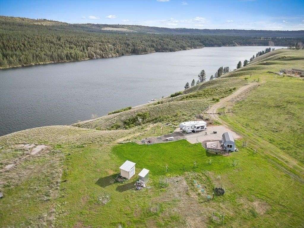 2.4 Acres of Residential Land for Sale in Tumtum, Washington