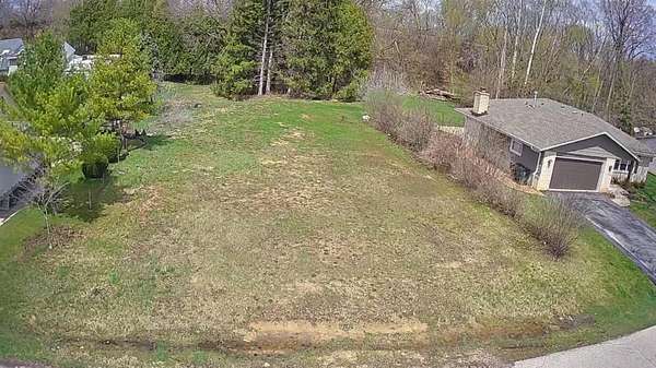 0.37 Acres of Residential Land for Sale in Glendale, Wisconsin