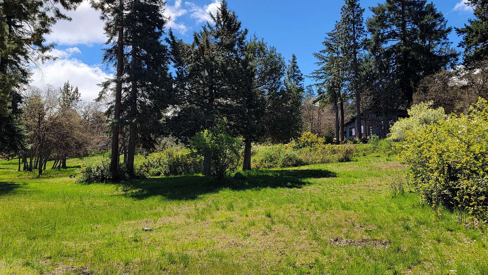 0.37 Acres of Residential Land for Sale in Klamath Falls, Oregon