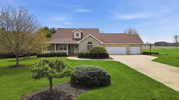 1.84 Acres of Land with Home for Sale in Rock Falls, Illinois