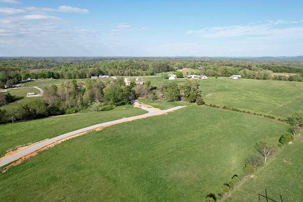 1 Acre of Residential Land for Sale in Albany, Kentucky