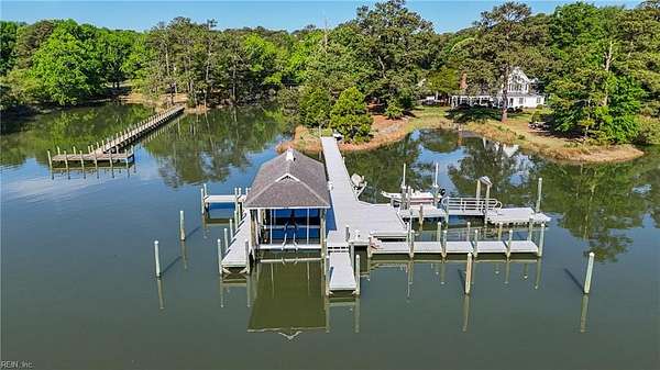 4 Acres of Land with Home for Sale in Yorktown, Virginia