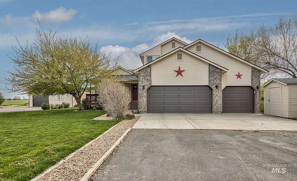 4.8 Acres of Land with Home for Sale in New Plymouth, Idaho