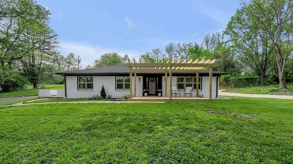 5 Acres of Land with Home for Sale in Nicholasville, Kentucky