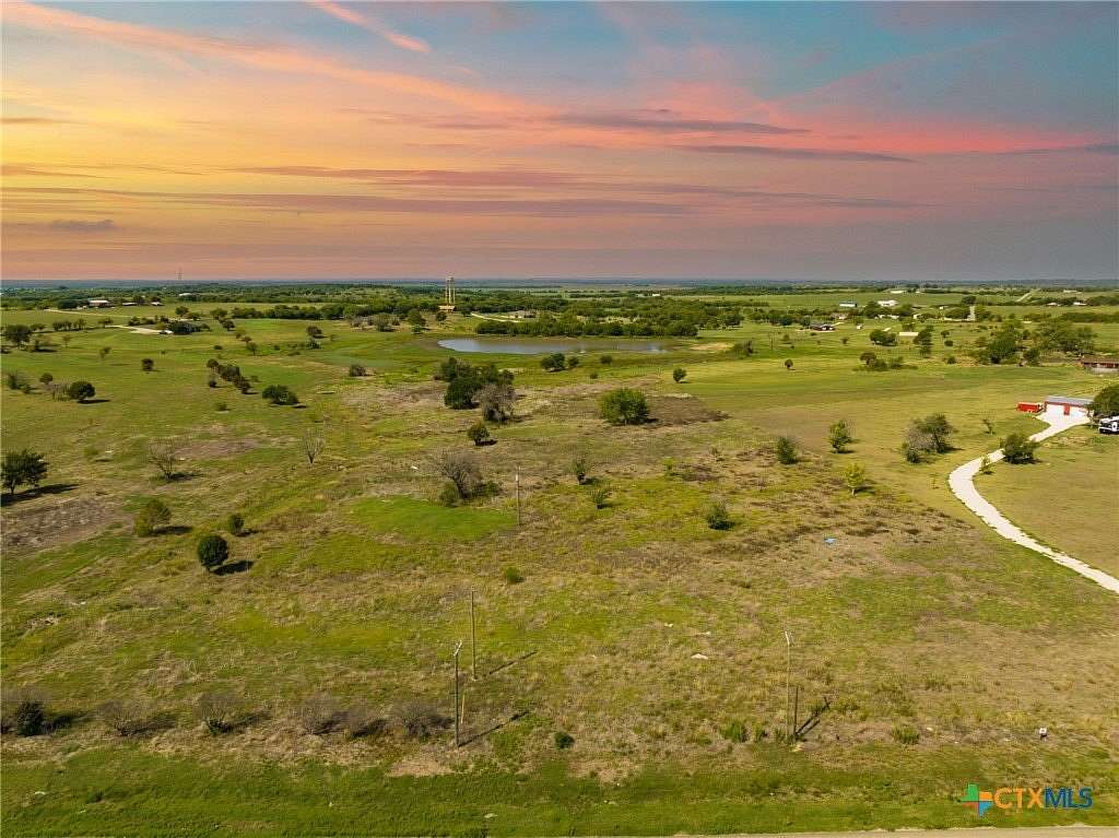 10 Acres of Land for Sale in Moody, Texas