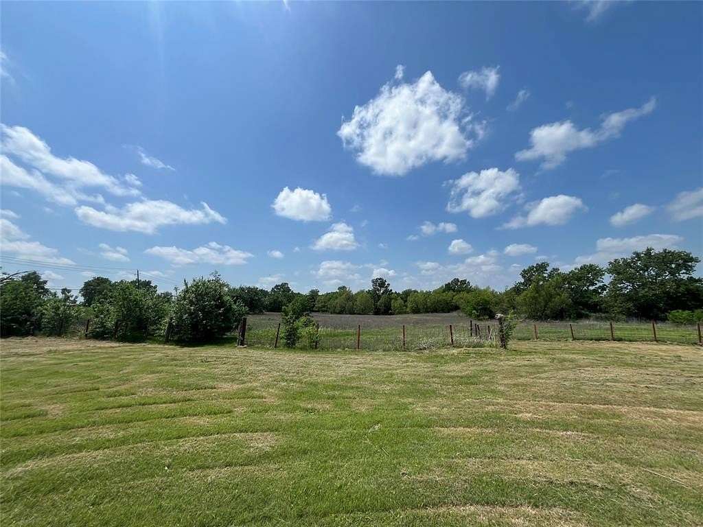 4.5 Acres of Residential Land for Sale in Palmer, Texas