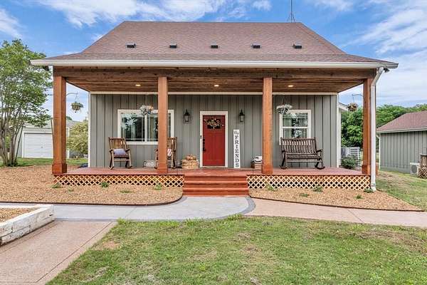 2.46 Acres of Land with Home for Sale in Waco, Texas