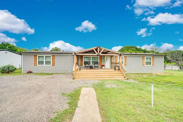2.18 Acres of Land with Home for Sale in Palmer, Texas