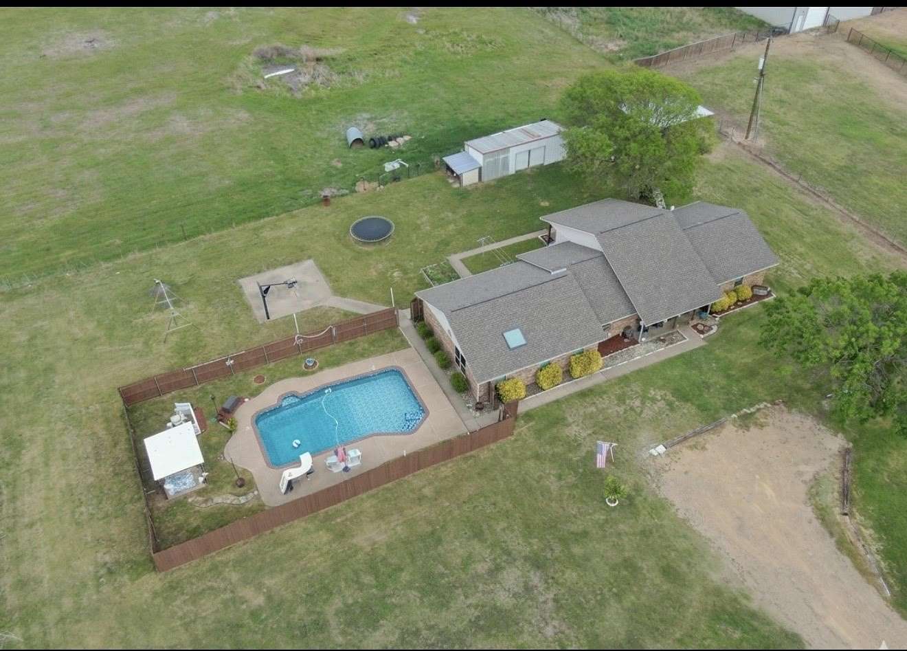 4.2 Acres of Land with Home for Sale in Italy, Texas