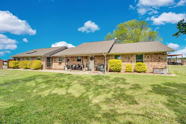 4.2 Acres of Land with Home for Sale in Italy, Texas