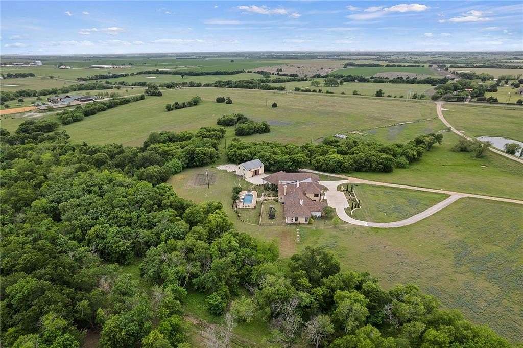 18.8 Acres of Land with Home for Sale in Waxahachie, Texas