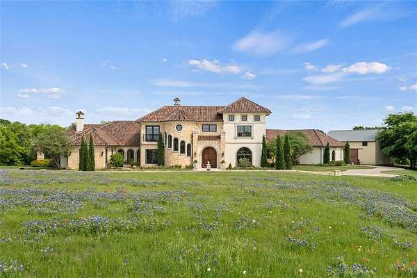 18.8 Acres of Land with Home for Sale in Waxahachie, Texas