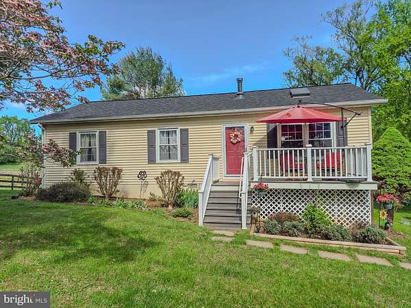 1.58 Acres of Land with Home for Sale in Jeffersonton, Virginia