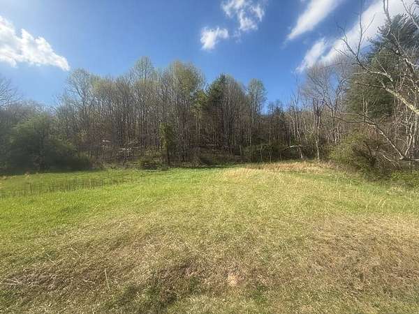 7 Acres of Residential Land for Sale in Damascus, Virginia
