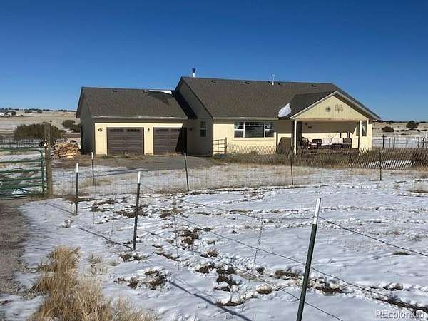 43.1 Acres of Agricultural Land with Home for Sale in Pueblo, Colorado