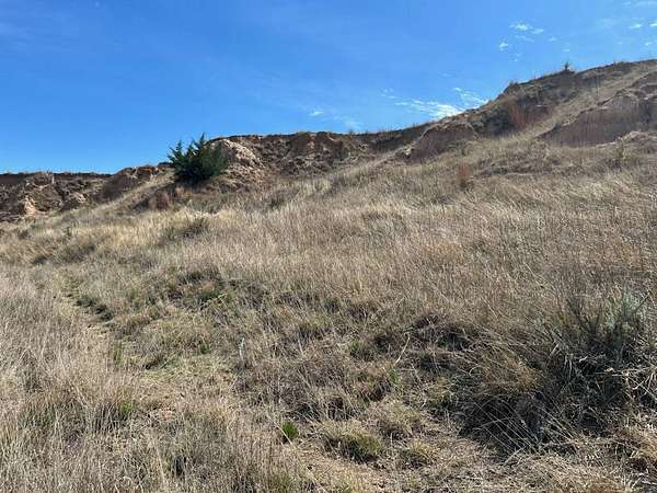 546 Acres of Agricultural Land for Sale in Lakin, Kansas