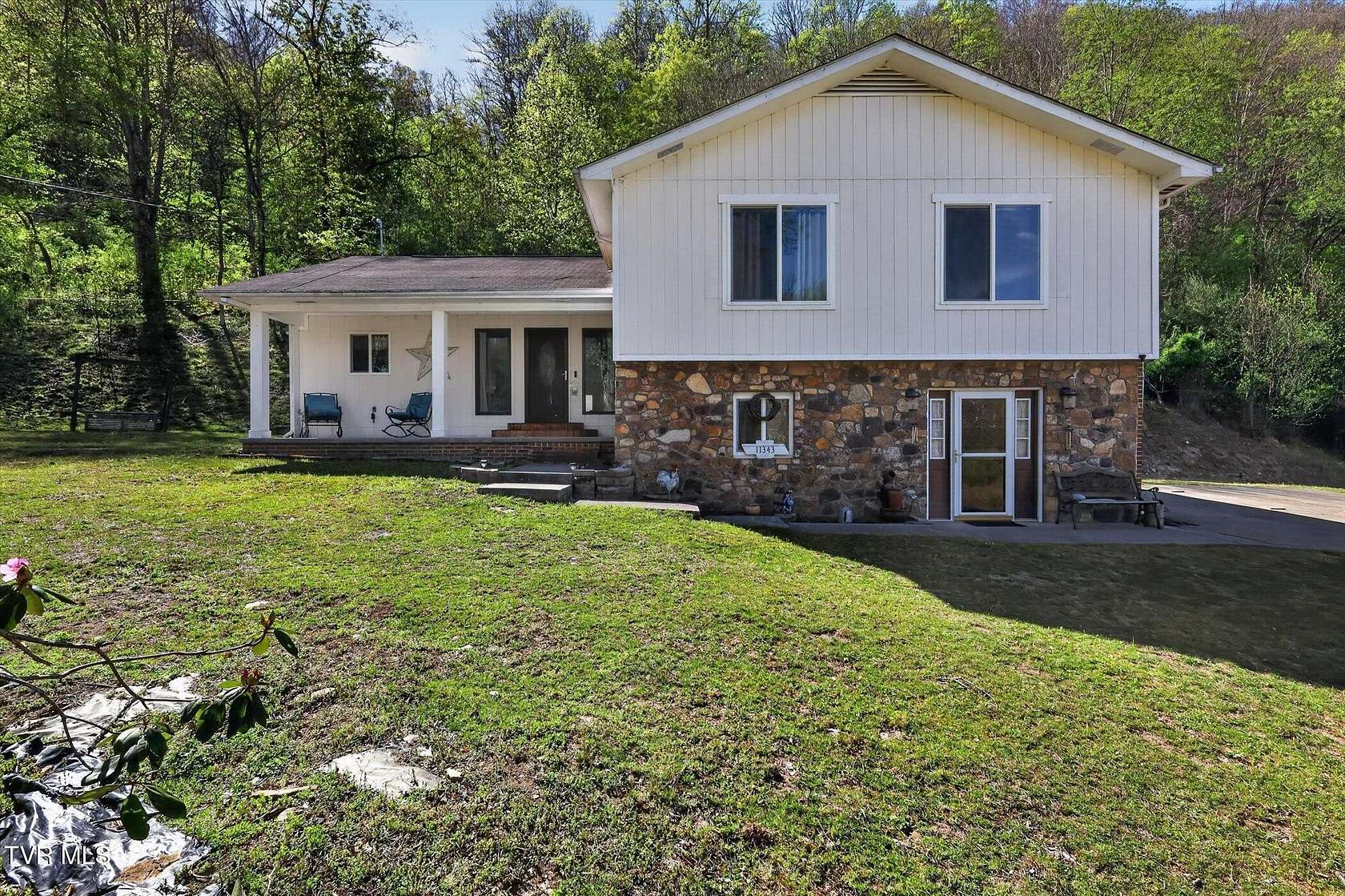 13.7 Acres of Land with Home for Sale in Coeburn, Virginia