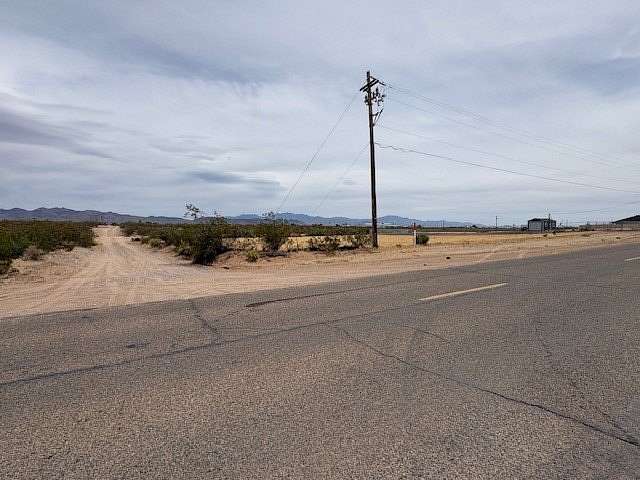 1 Acre of Residential Land for Sale in Golden Valley, Arizona
