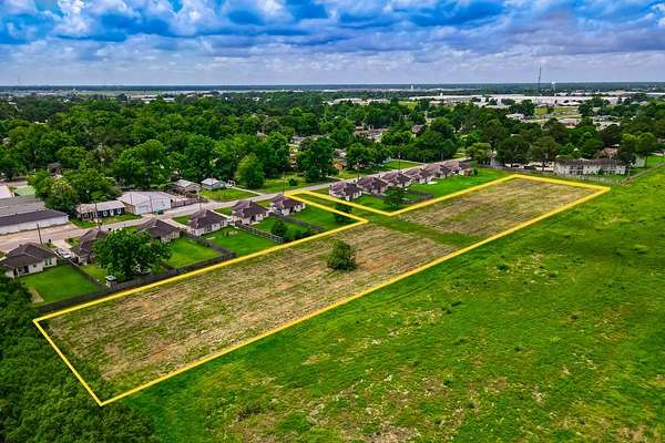 2.32 Acres of Residential Land for Sale in Port Allen, Louisiana