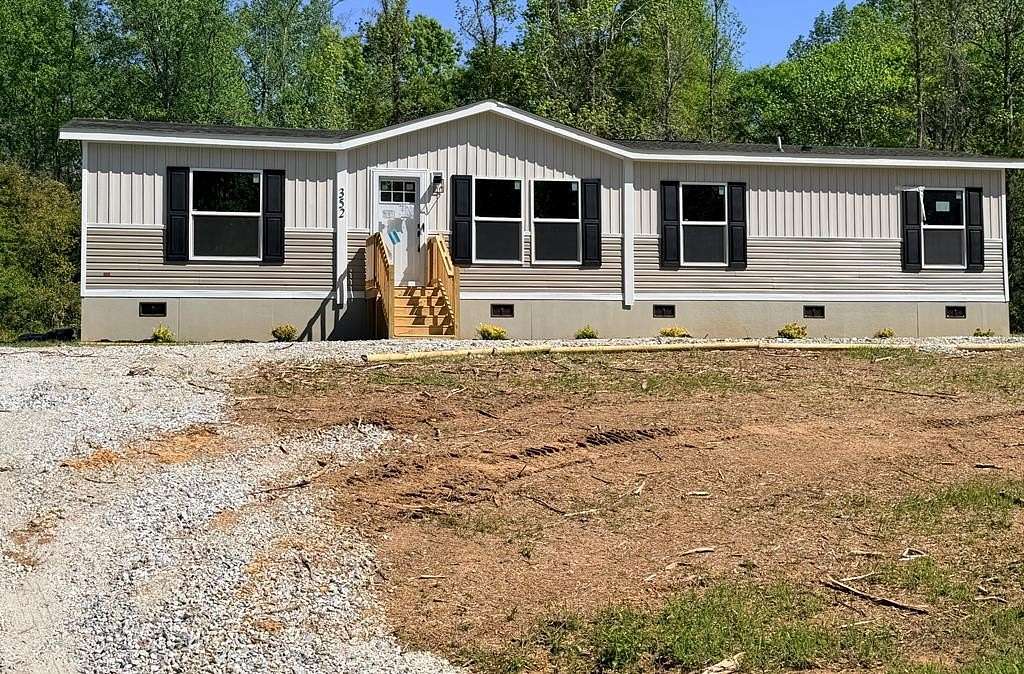 1.5 Acres of Land with Home for Sale in Waterloo, South Carolina