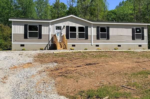 1.5 Acres of Land with Home for Sale in Waterloo, South Carolina