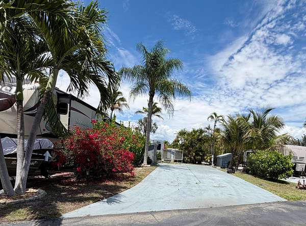 Land for Sale in Chokoloskee, Florida