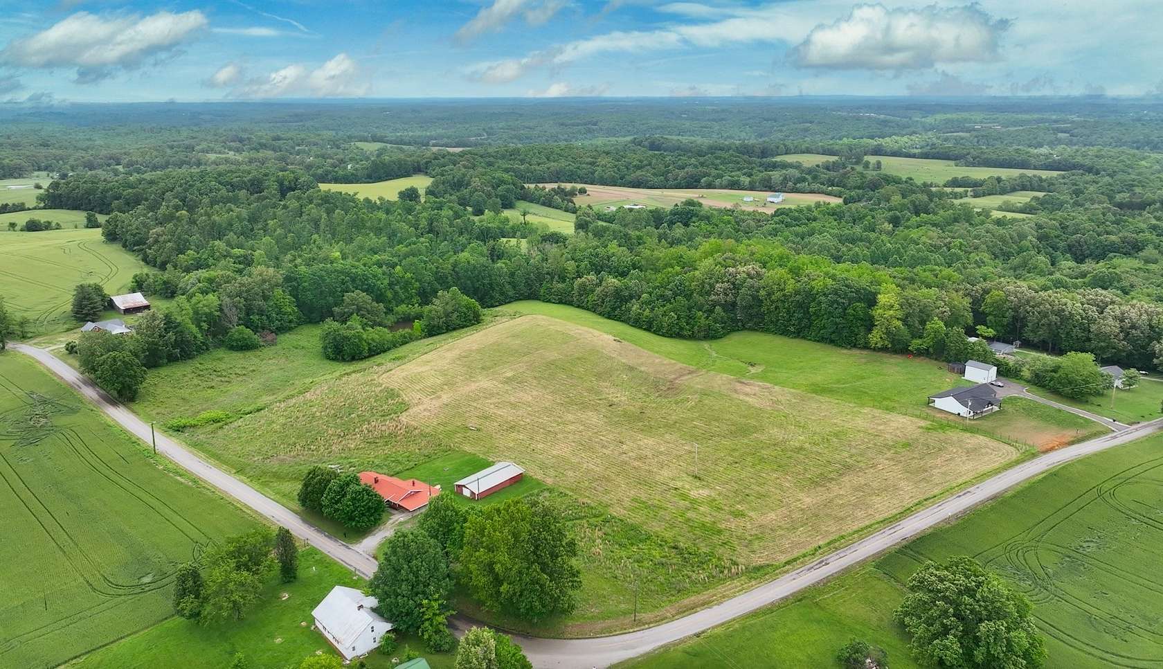 5.44 Acres of Residential Land for Sale in Westmoreland, Tennessee