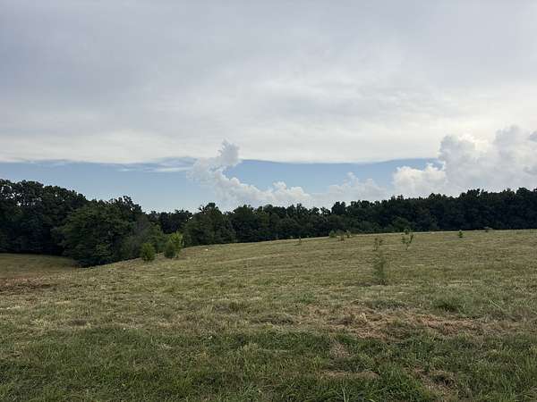 5.44 Acres of Residential Land for Sale in Westmoreland, Tennessee