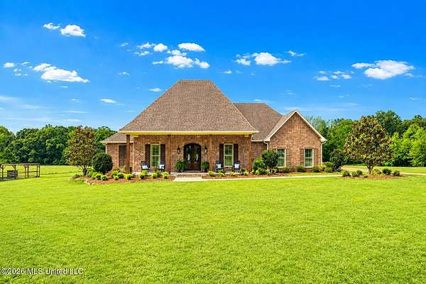18 Acres of Recreational Land with Home for Sale in Brookhaven, Mississippi