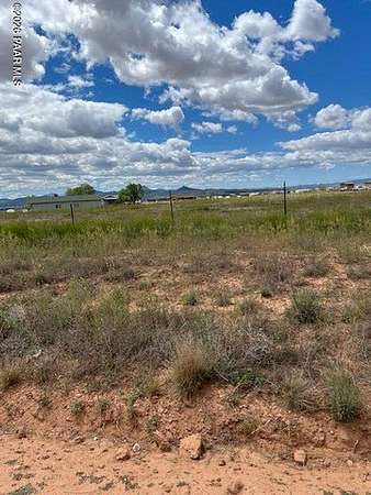 2 Acres of Residential Land for Sale in Paulden, Arizona