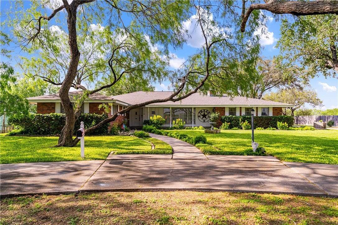 2.5 Acres of Land with Home for Sale in Kingsville, Texas