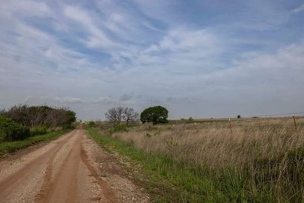 39.9 Acres of Agricultural & Residential Land for Sale in Morrison, Oklahoma