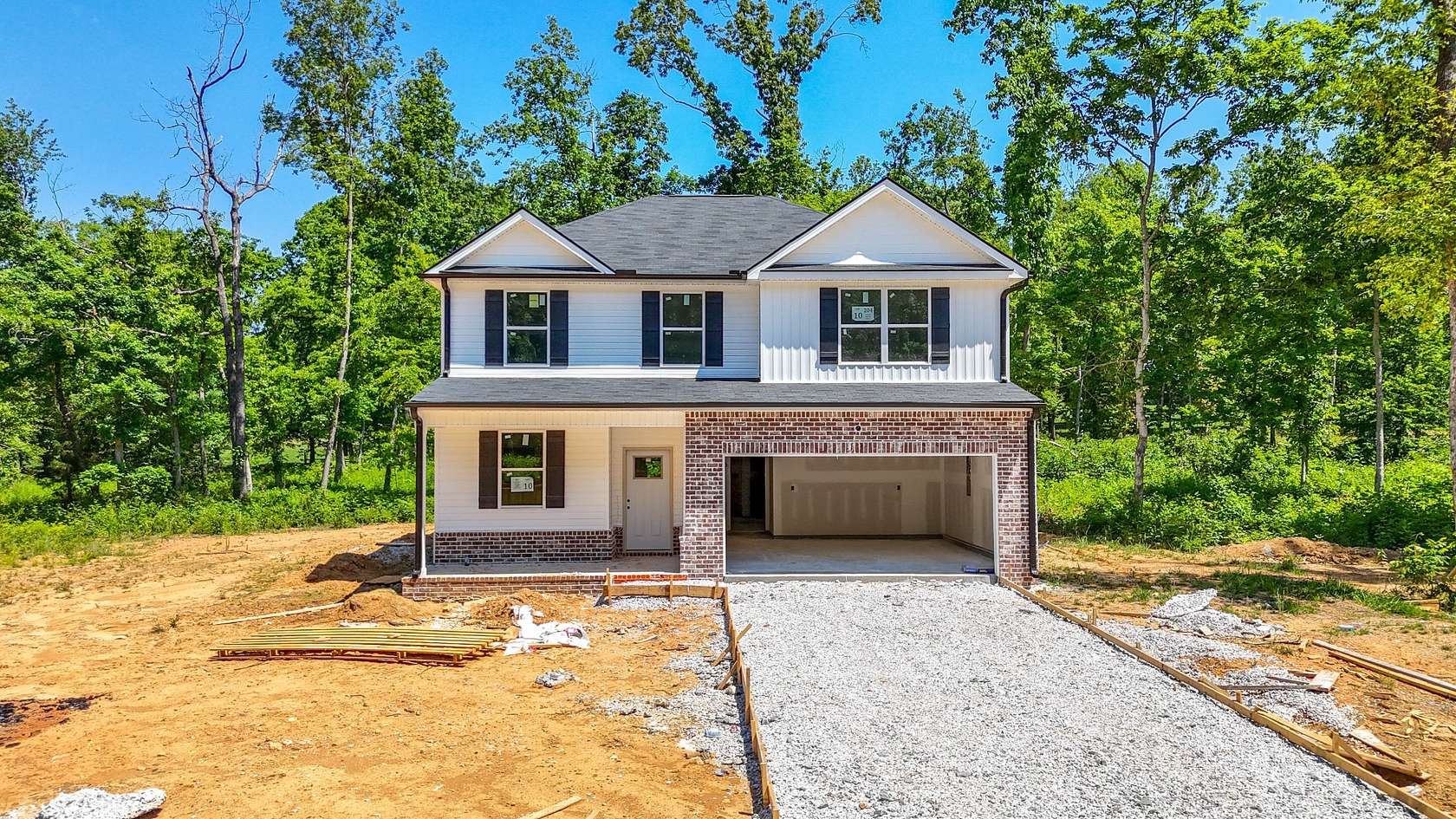 1.5 Acres of Land with Home for Sale in Dickson, Tennessee