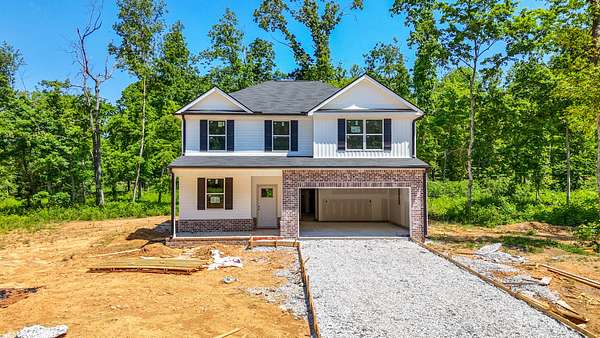 1.5 Acres of Land with Home for Sale in Dickson, Tennessee