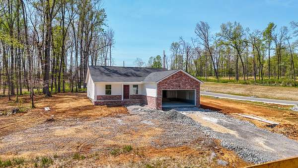 1.5 Acres of Land with Home for Sale in Dickson, Tennessee