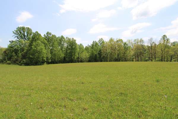 4 Acres of Residential Land for Sale in Westmoreland, Tennessee