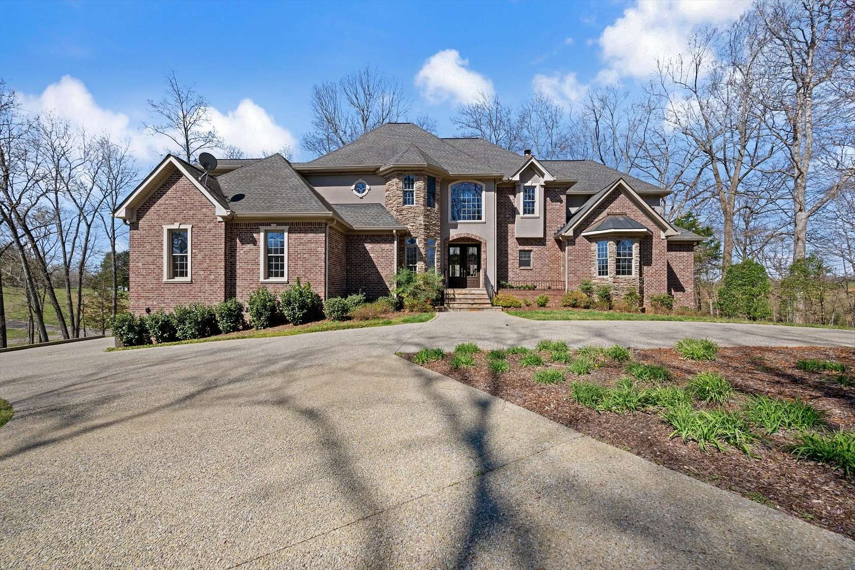 5 Acres of Land with Home for Sale in Greenbrier, Tennessee