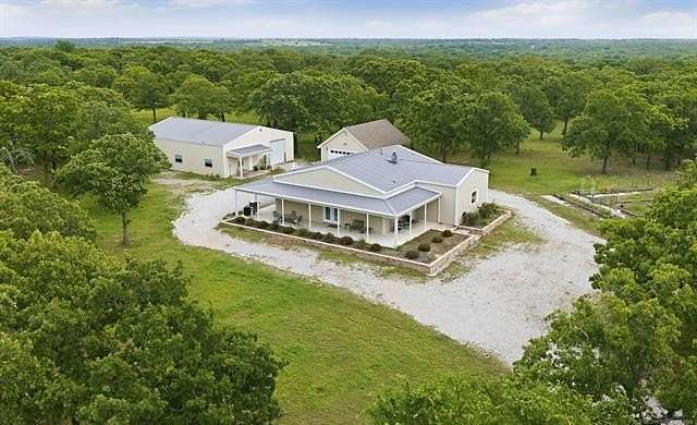 21.9 Acres of Land with Home for Sale in Ardmore, Oklahoma