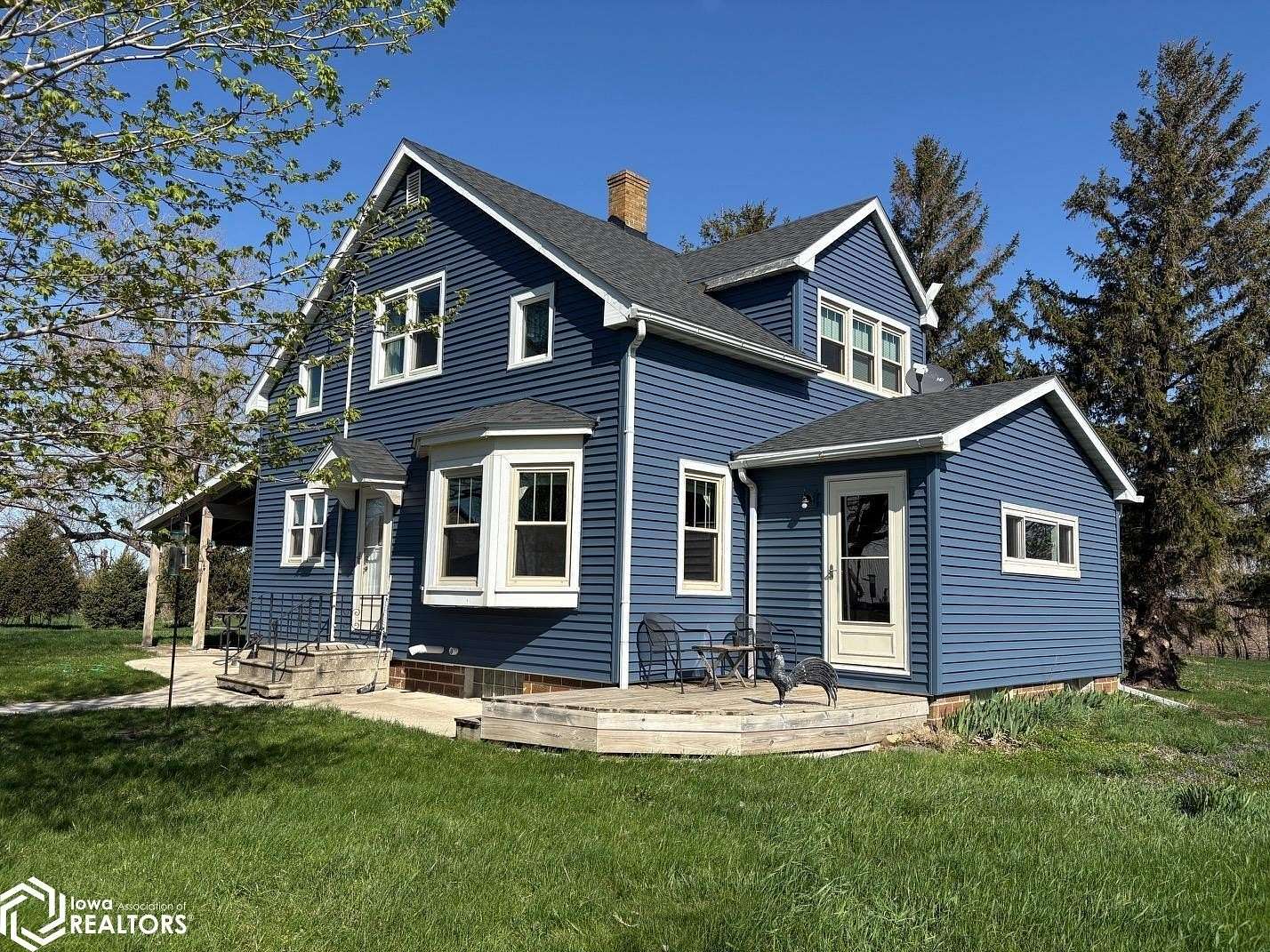 5 Acres of Land with Home for Sale in Iowa Falls, Iowa