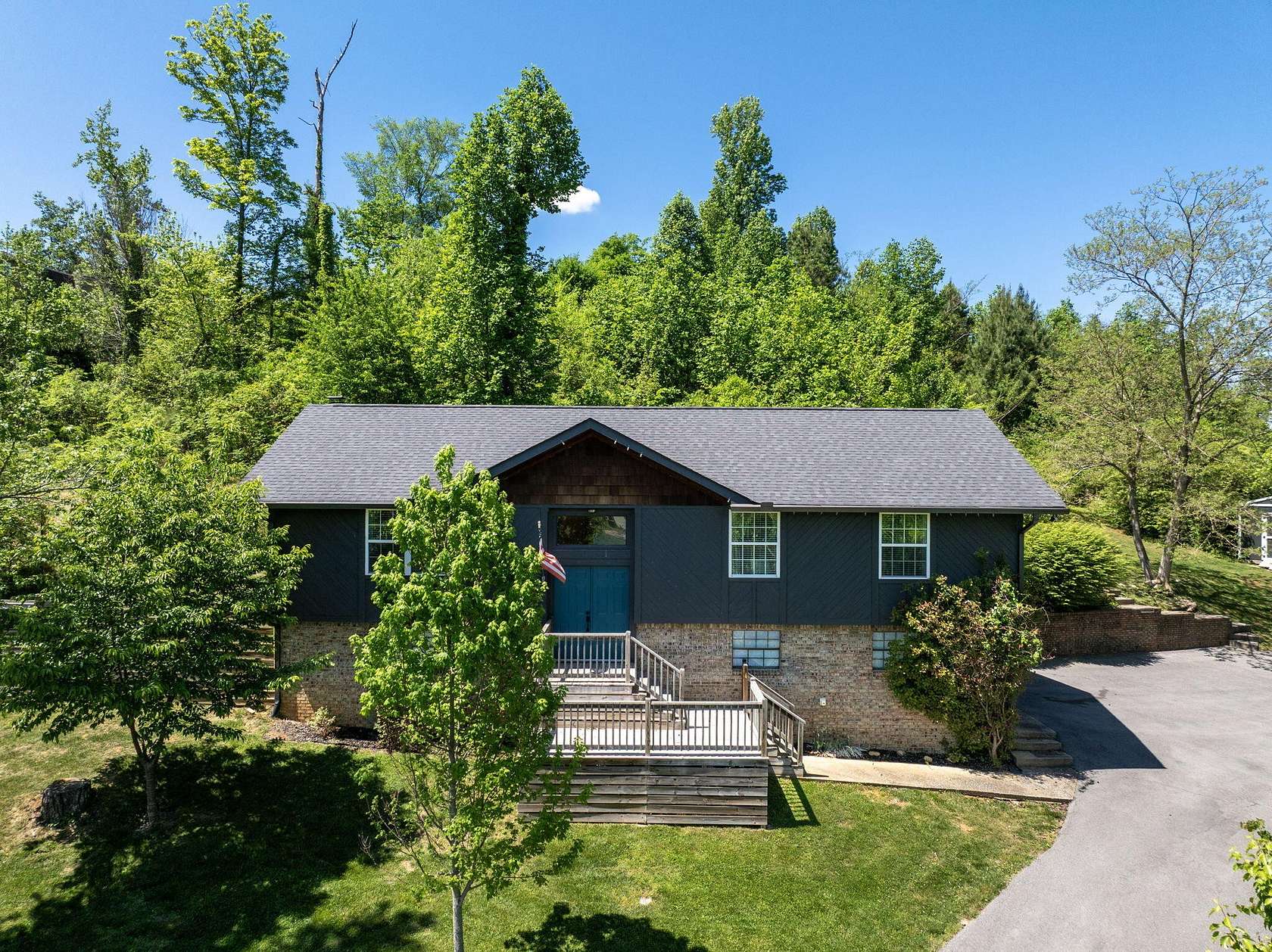 1.79 Acres of Land with Home for Sale in Chattanooga, Tennessee